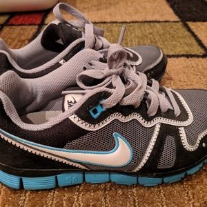 womens Nike Shoes size 6.5